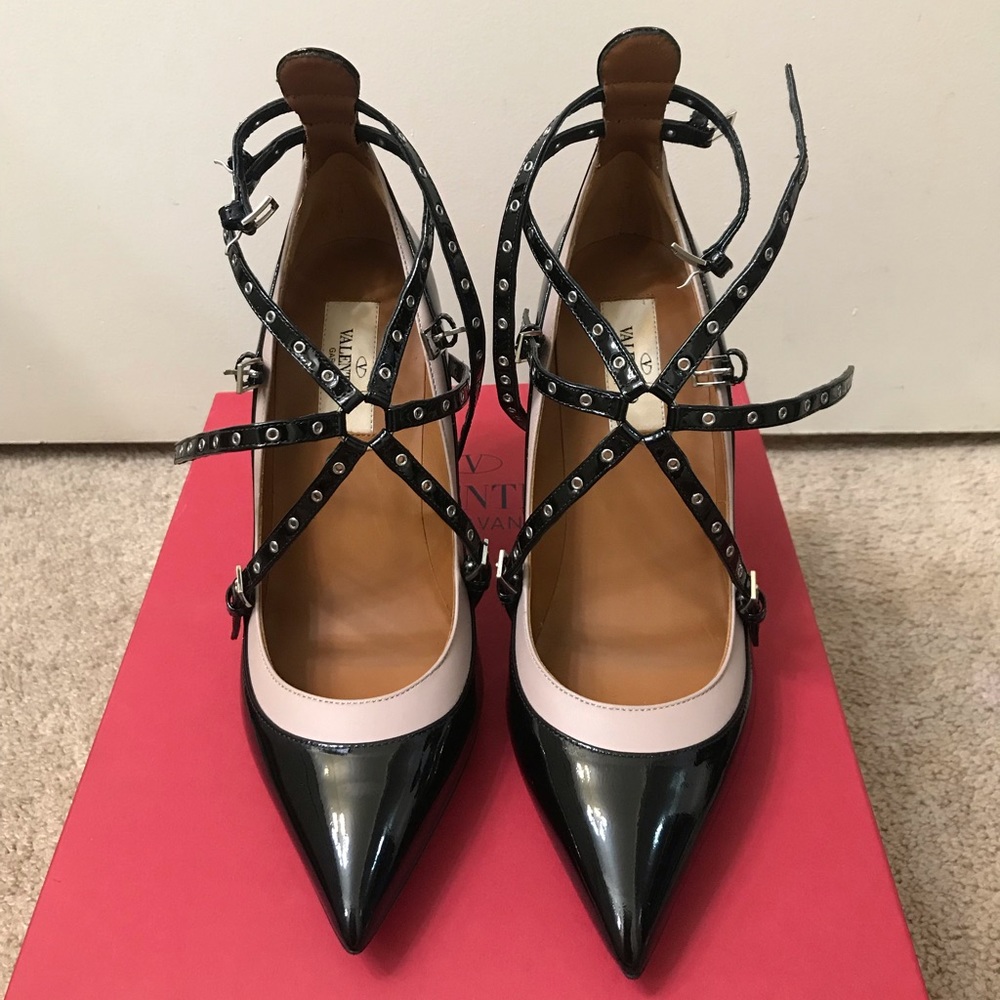 Unused authentic Valentino patent lovelatch heels